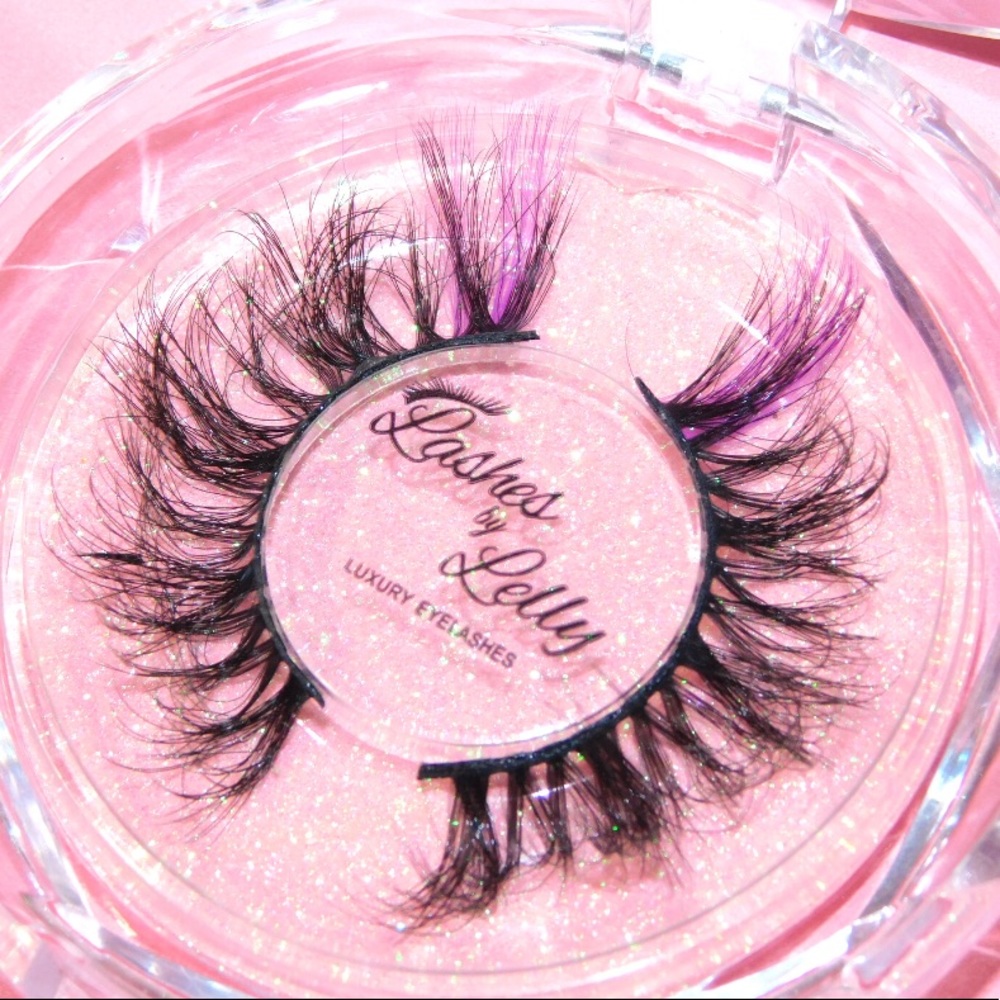 Colored Lashesbylelly - Picture 2 of 3
